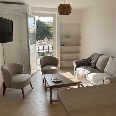 Duplex Place Des Lices Saint-Tropez Exterior photo
